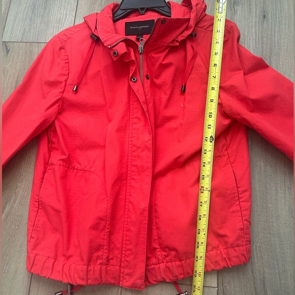 Women’s Banana Republic Red Zip Up Hooded Jacket - Size M - Picture 8 of 15